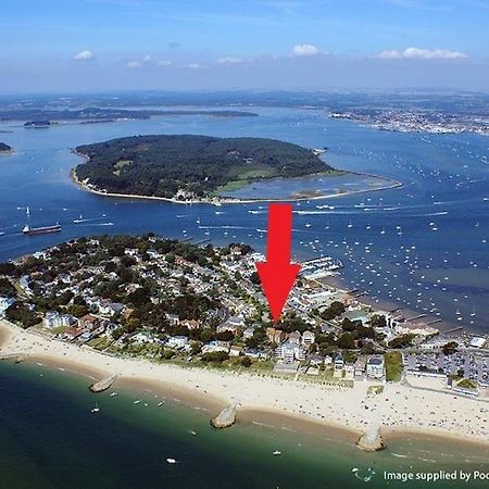 Top Floor Sandbanks Apartment With Free Parking Just Minutes From The Beach And Bars Canford Cliffs Bagian luar foto